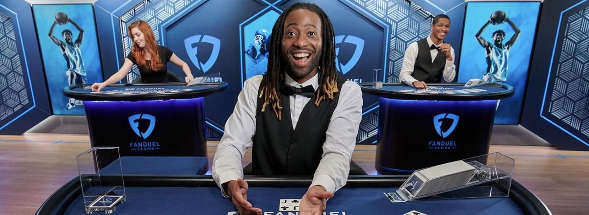 Meja blackjack live casino dengan dealer sungguhan di studio hijau